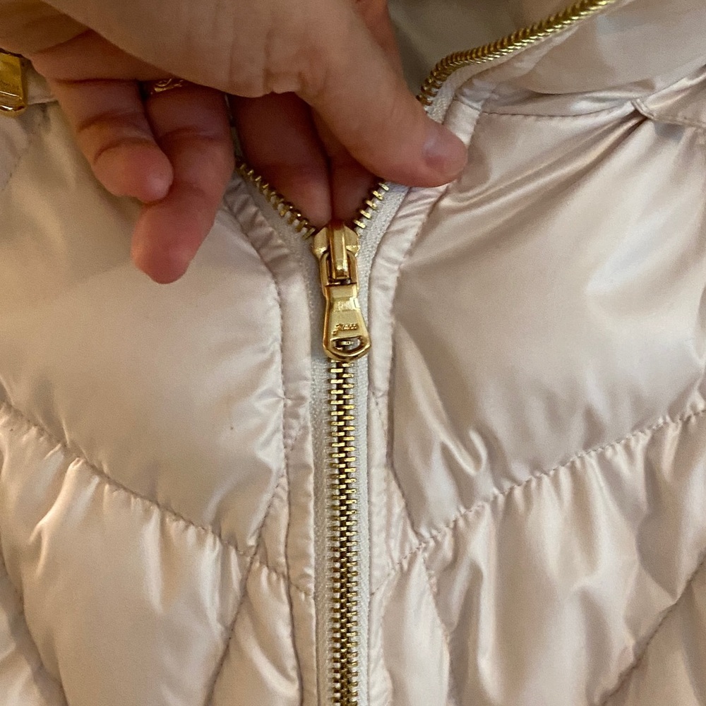 Guess Cream Puffer Vest with Faux Fur Trim - Picture 4 of 13